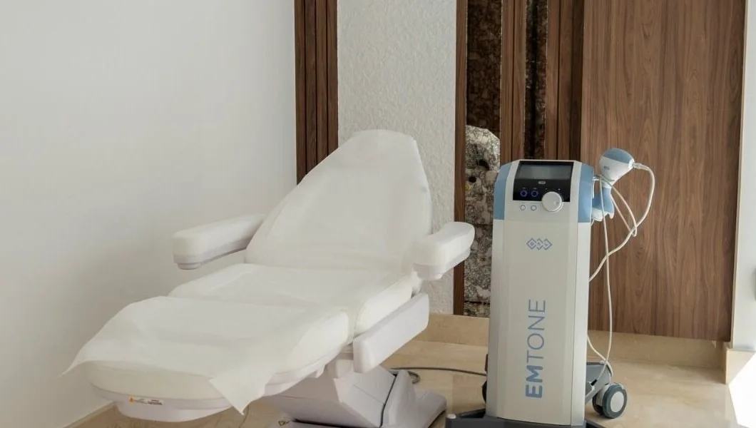 EMTONE body-toning device at NeuSkin Clinic